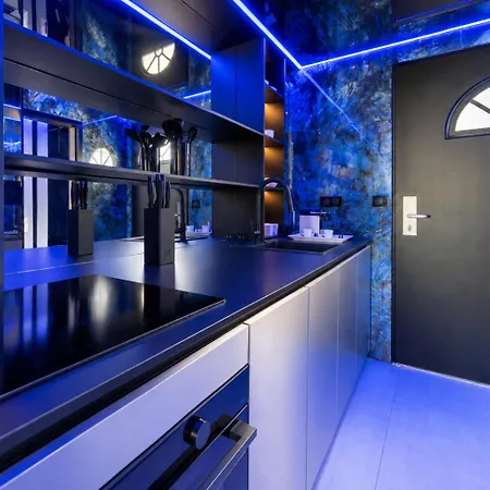 Le Cobalt - Jardin D'eden - Couple Only - Piscine - Jacuzzi - Naturiste Apartment